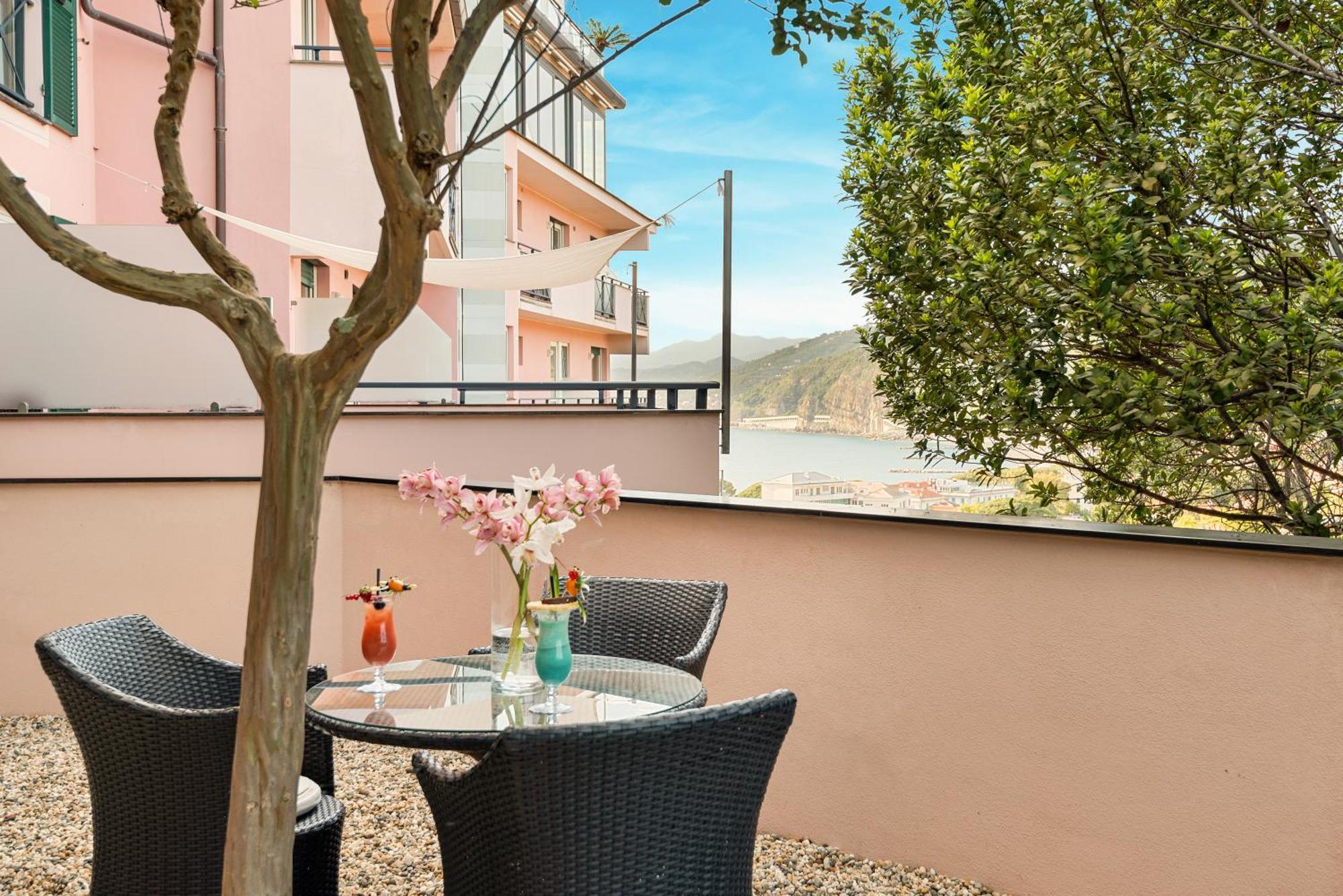 Hotel Vis A Vis Sestri Levante Luaran gambar